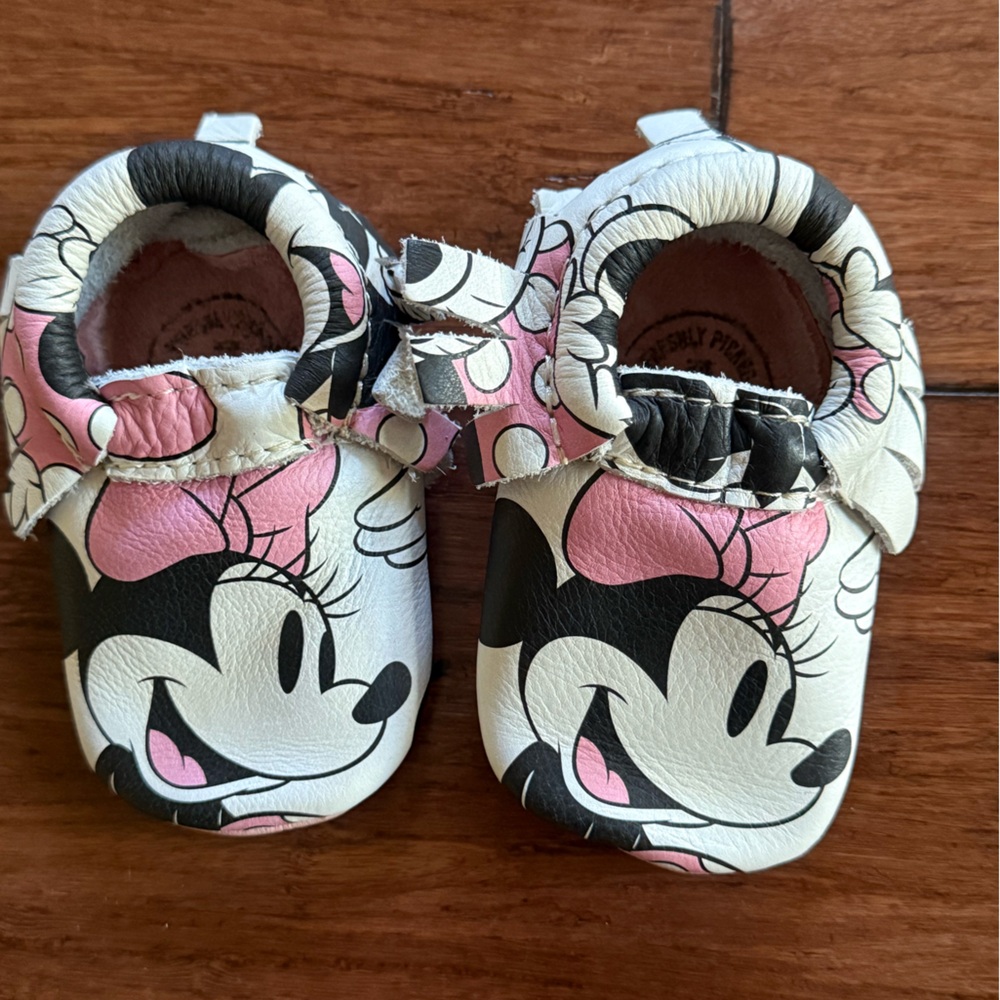Minnie Freshly Picked Moccasins- Pink and Black